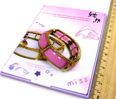 义乌小商品批发网 镜梳框系列引领日用百货潮流